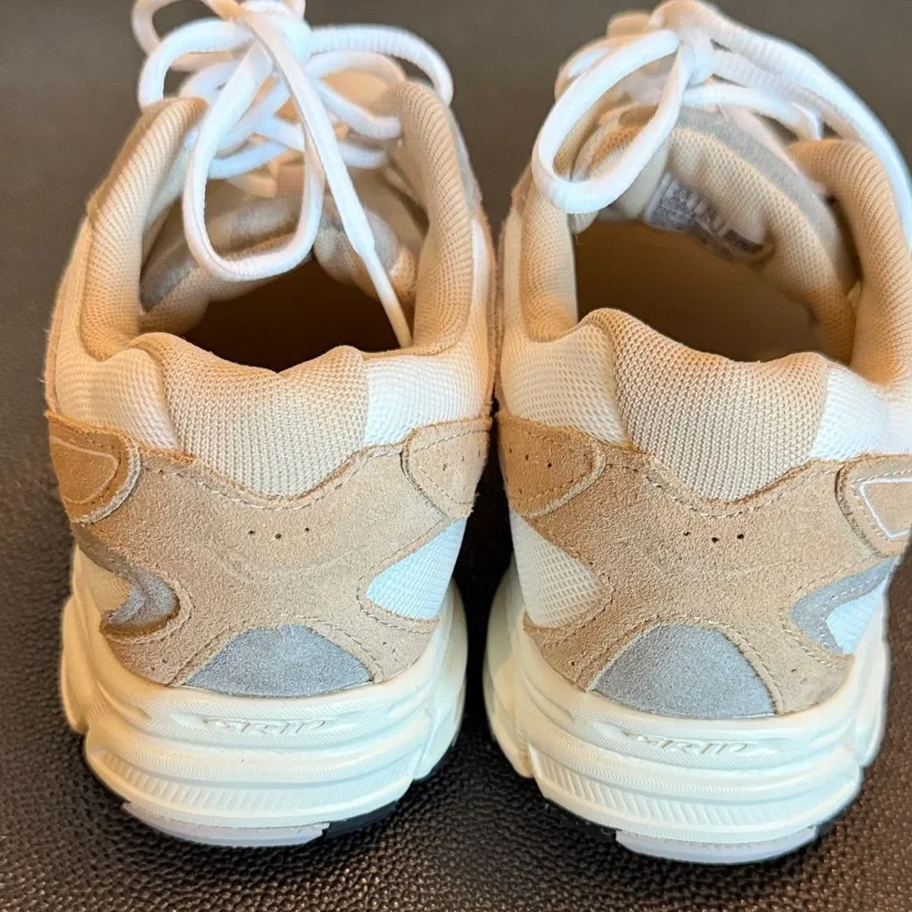 Saucony Women's Sneakers in White, Tan and Gold